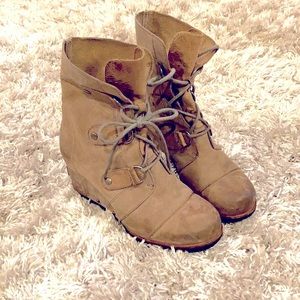 Versatile Sorel Wedge Boots